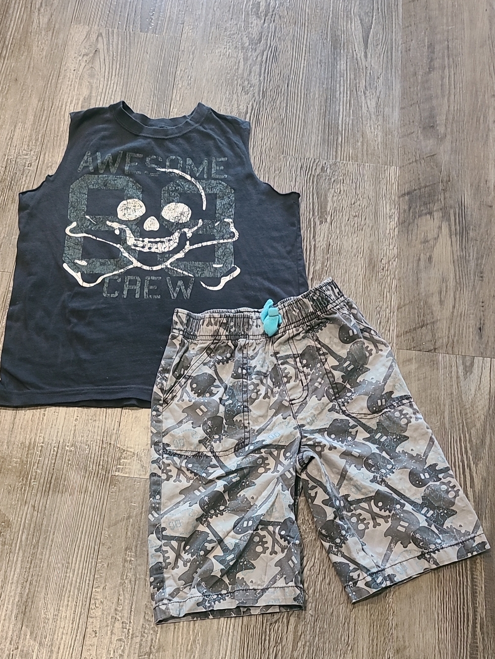 Place Boys Gray Skull Tanktop w/ Camo Skulls & Guitars Shorts Size 7